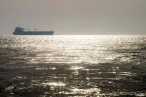 Serangan Kelompok Houthi: Kapal India Tenggelam di Laut Merah